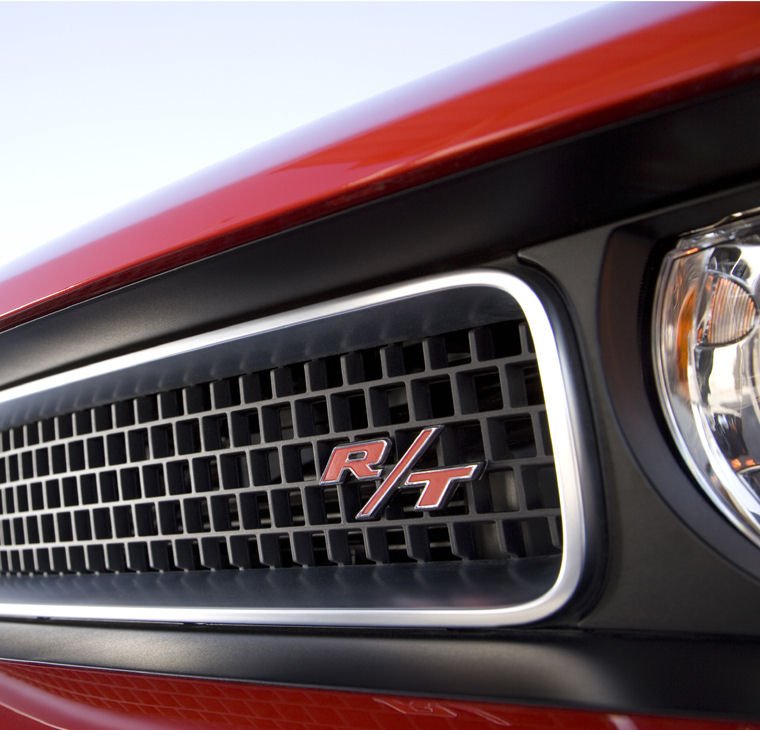 2009 Dodge Challenger R/T Grille Picture